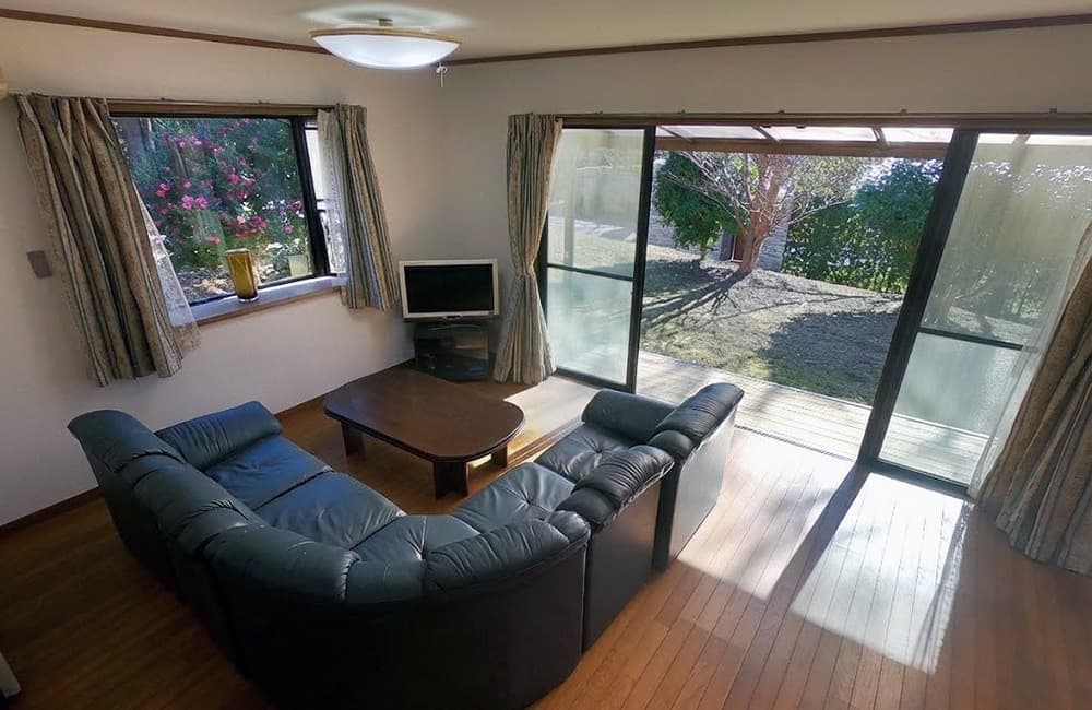 中古住宅・中古一戸建て　沼津市足高　5LDK